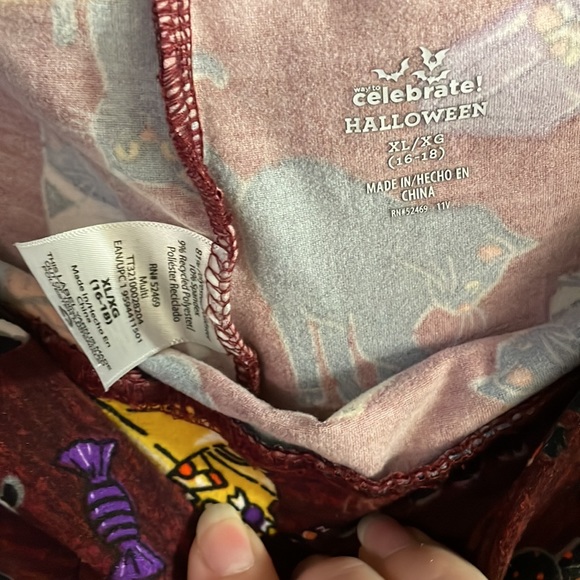 Halloween cat leggings! - Picture 3 of 4